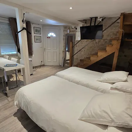 Couette-café D'hôtes La Catounière 3*